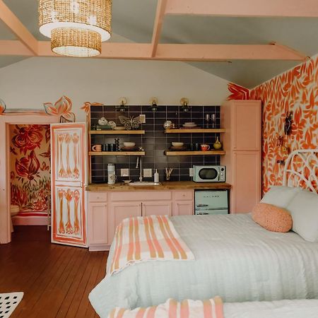 Camp Swann Hotel Tracy City Room photo