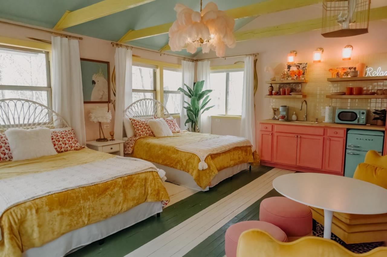 Camp Swann Hotel Tracy City Room photo