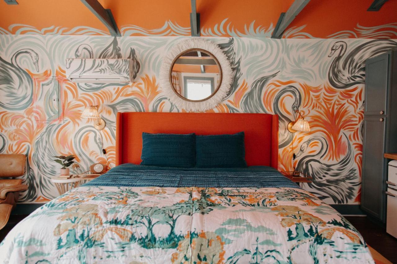 Camp Swann Hotel Tracy City Room photo