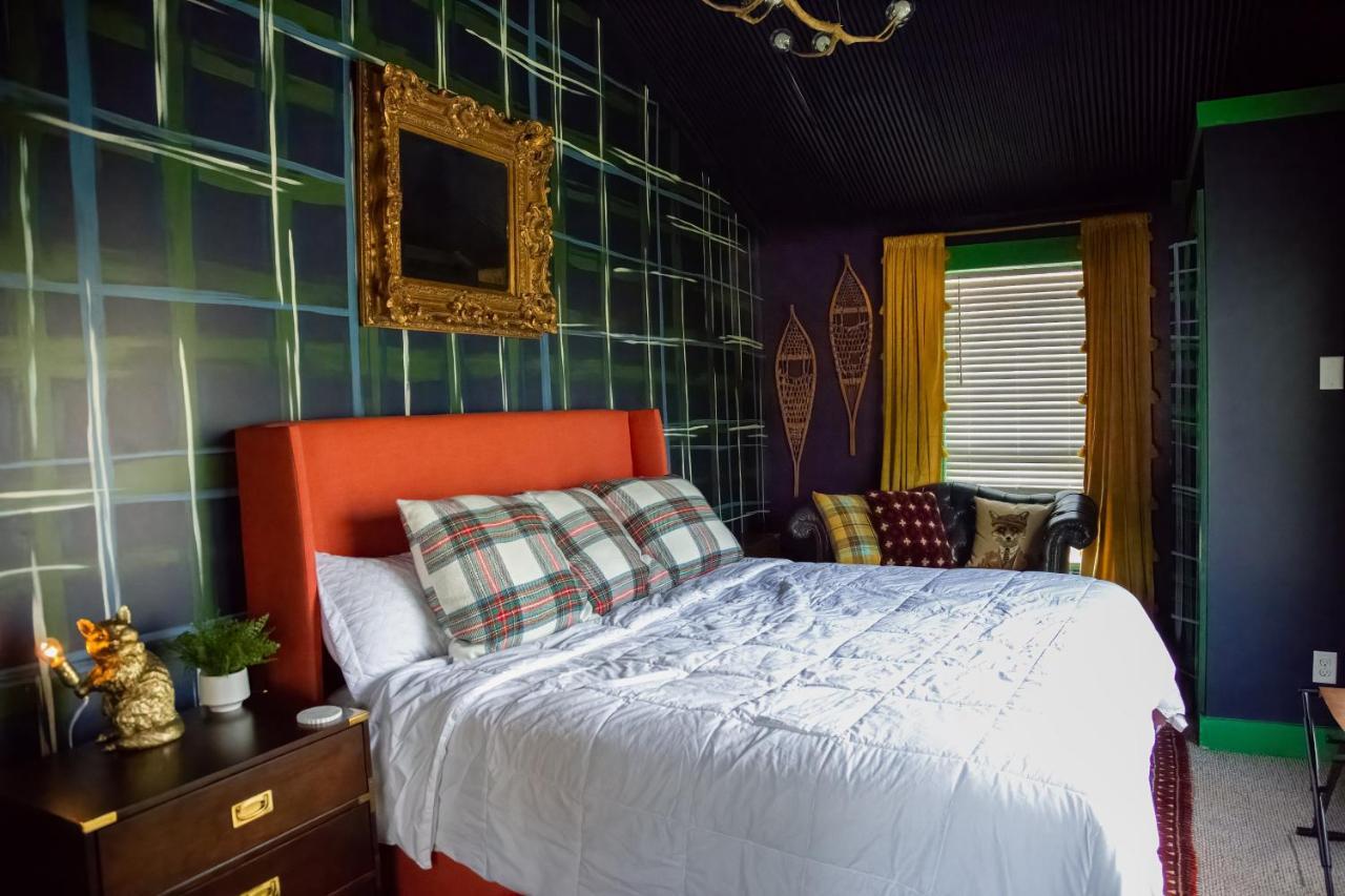 Camp Swann Hotel Tracy City Room photo