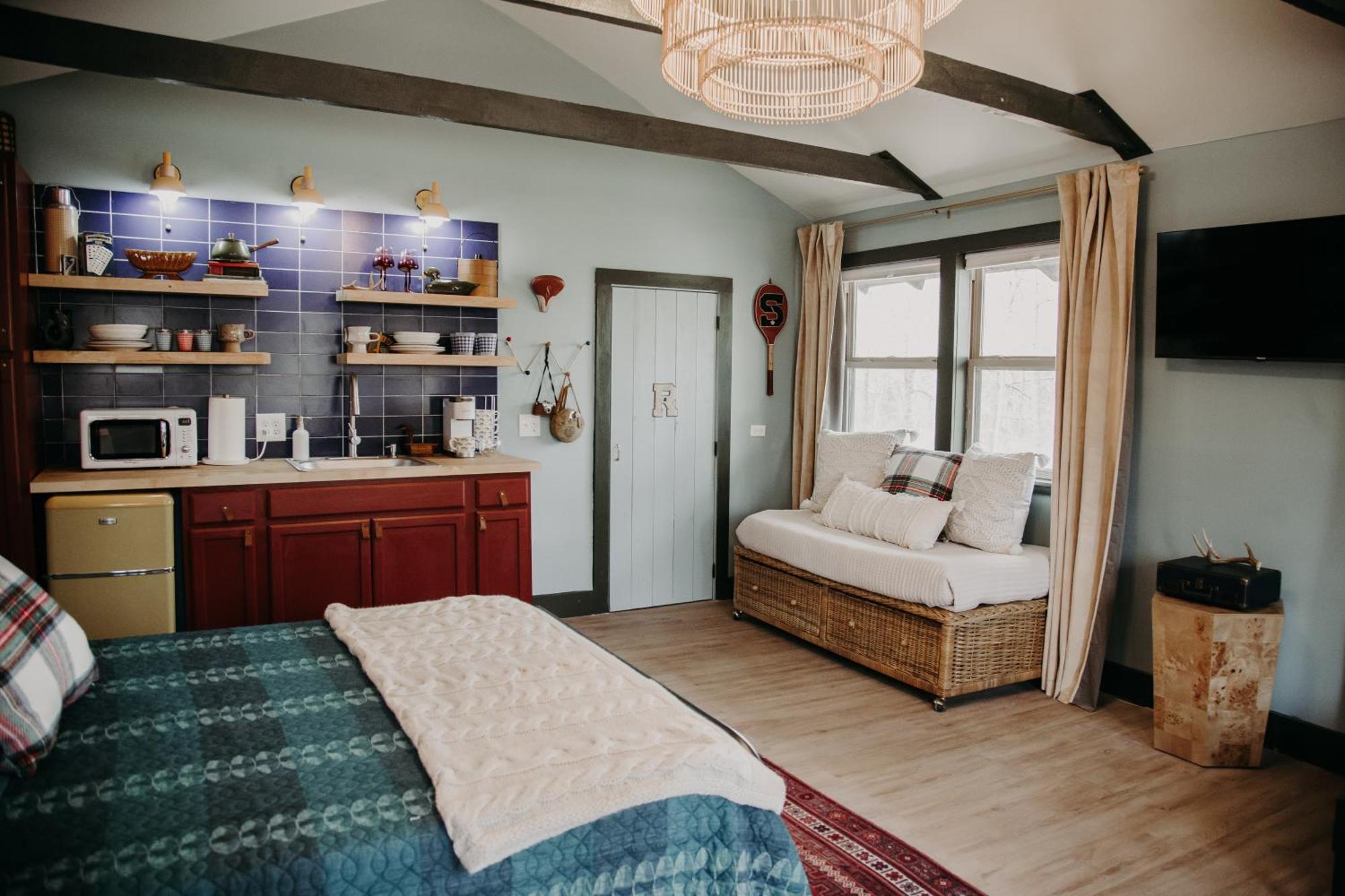 Camp Swann Hotel Tracy City Room photo