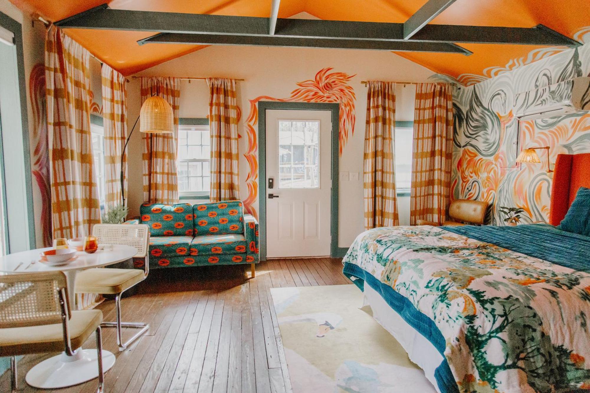Camp Swann Hotel Tracy City Room photo